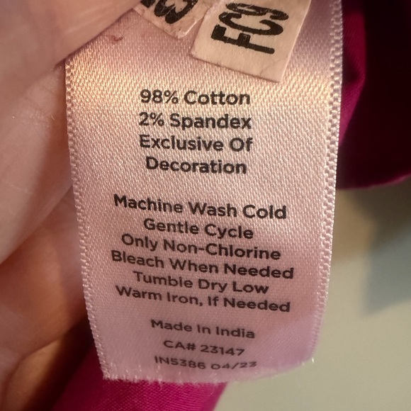 Talbots Fuchsia Blouse with Black Floral Embroidery 3/4 sleeve size petite large - Picture 12 of 12